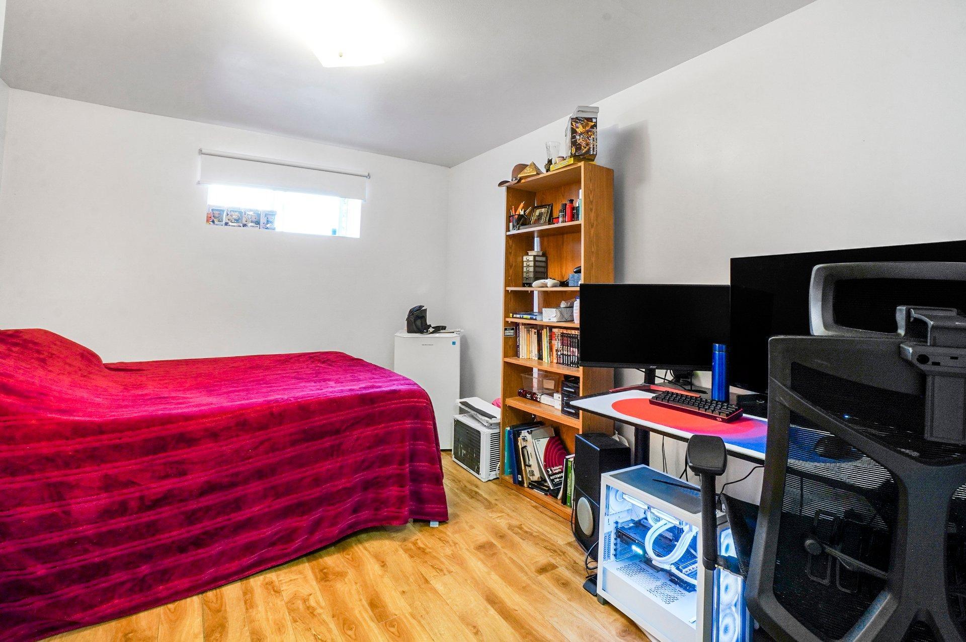 









979


Rue Notre-Dame

,
Repentigny (Repentigny),




QC
J5Y1C9

