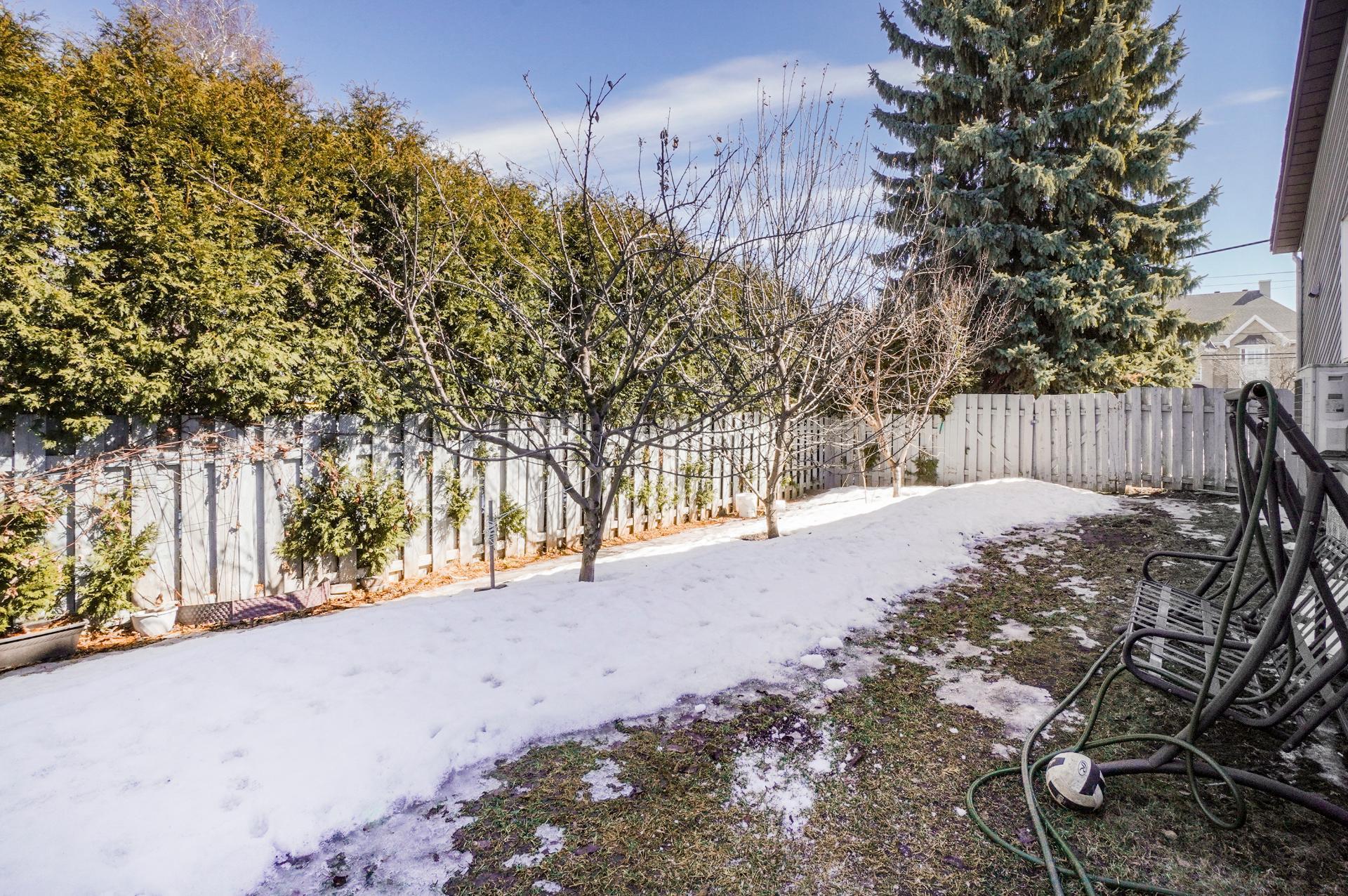 









979


Rue Notre-Dame

,
Repentigny (Repentigny),




QC
J5Y1C9

