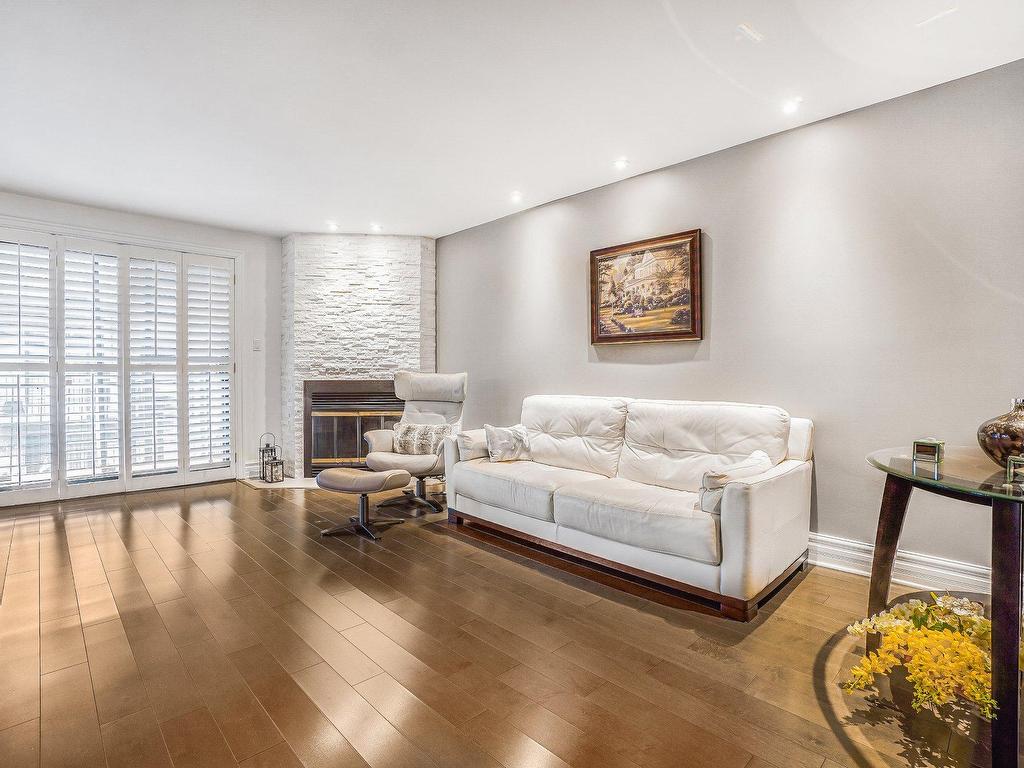 









5644


Place De Jumonville

,
Montréal (Rosemont/La Petite-Patrie),




QC
H1M3P7

