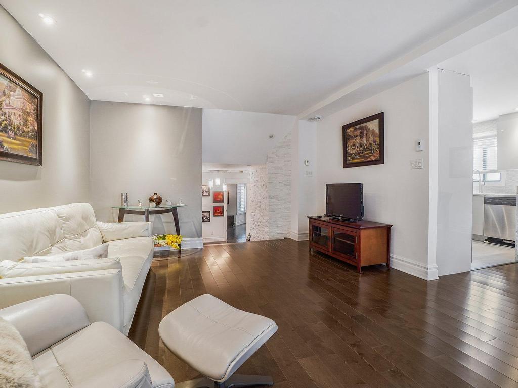 









5644


Place De Jumonville

,
Montréal (Rosemont/La Petite-Patrie),




QC
H1M3P7


