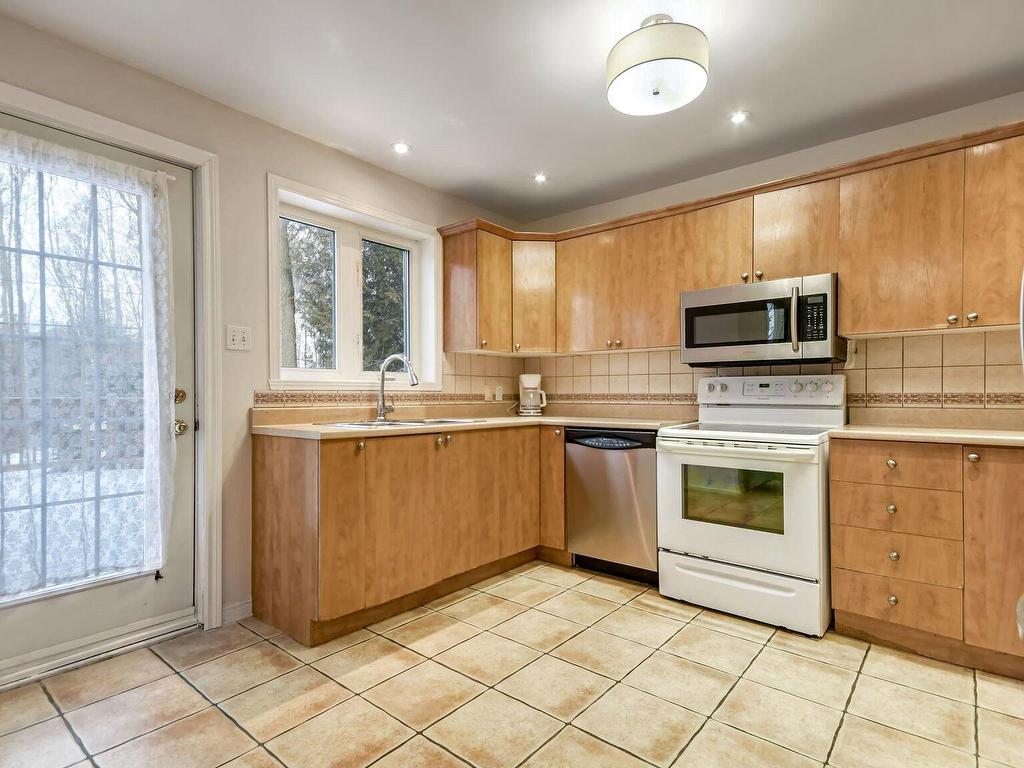 









5


Rue du Boisé

,
Lachute,




QC
J8H4N4

