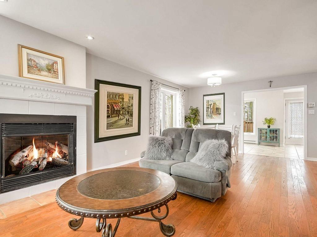 









5


Rue du Boisé

,
Lachute,




QC
J8H4N4

