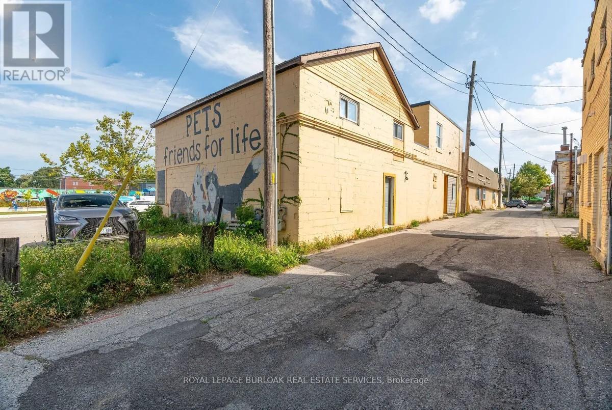 












14 ST CATHARINE STREET

,
St. Thomas,




Ontario
N5P2V6

