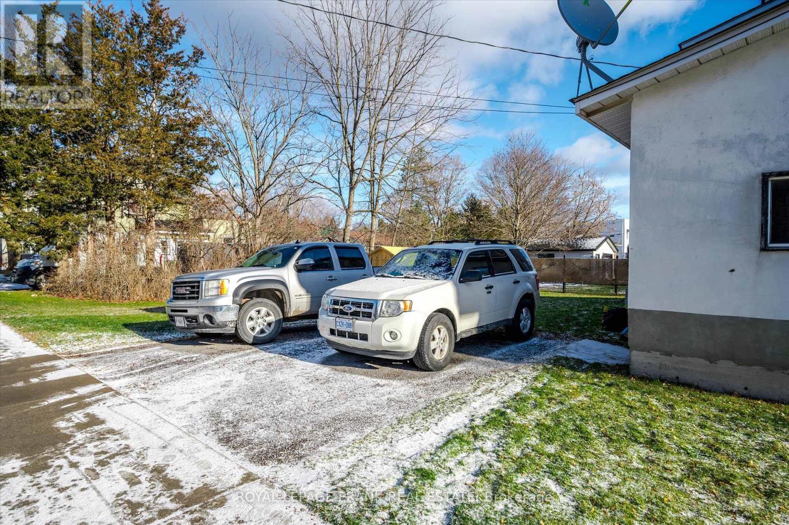 












8 ONTARIO STREET

,
Havelock-Belmont-Methuen (Havelock),




Ontario
K0L1Z0


