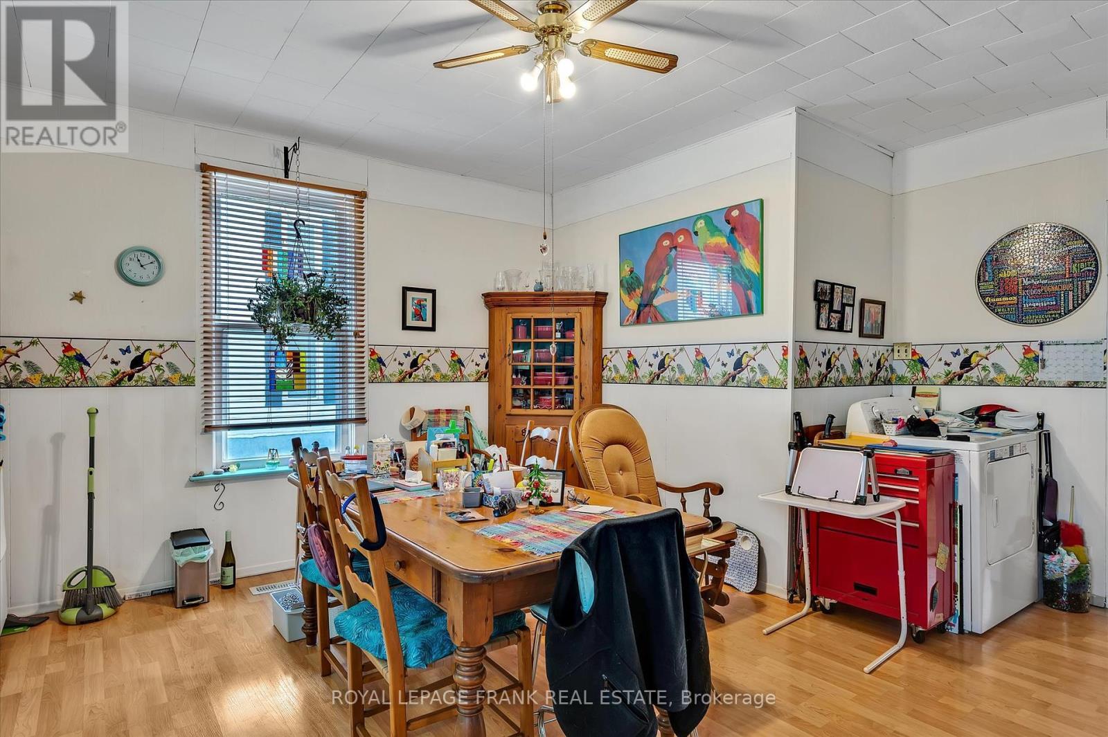 












8 ONTARIO STREET

,
Havelock-Belmont-Methuen (Havelock),




Ontario
K0L1Z0

