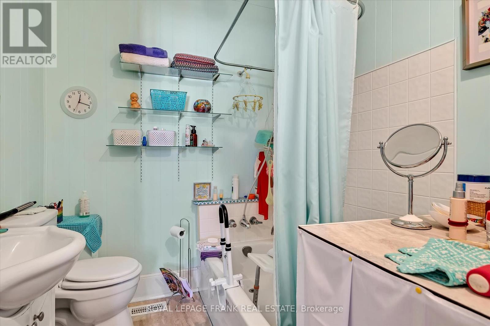 












8 ONTARIO STREET

,
Havelock-Belmont-Methuen (Havelock),




Ontario
K0L1Z0

