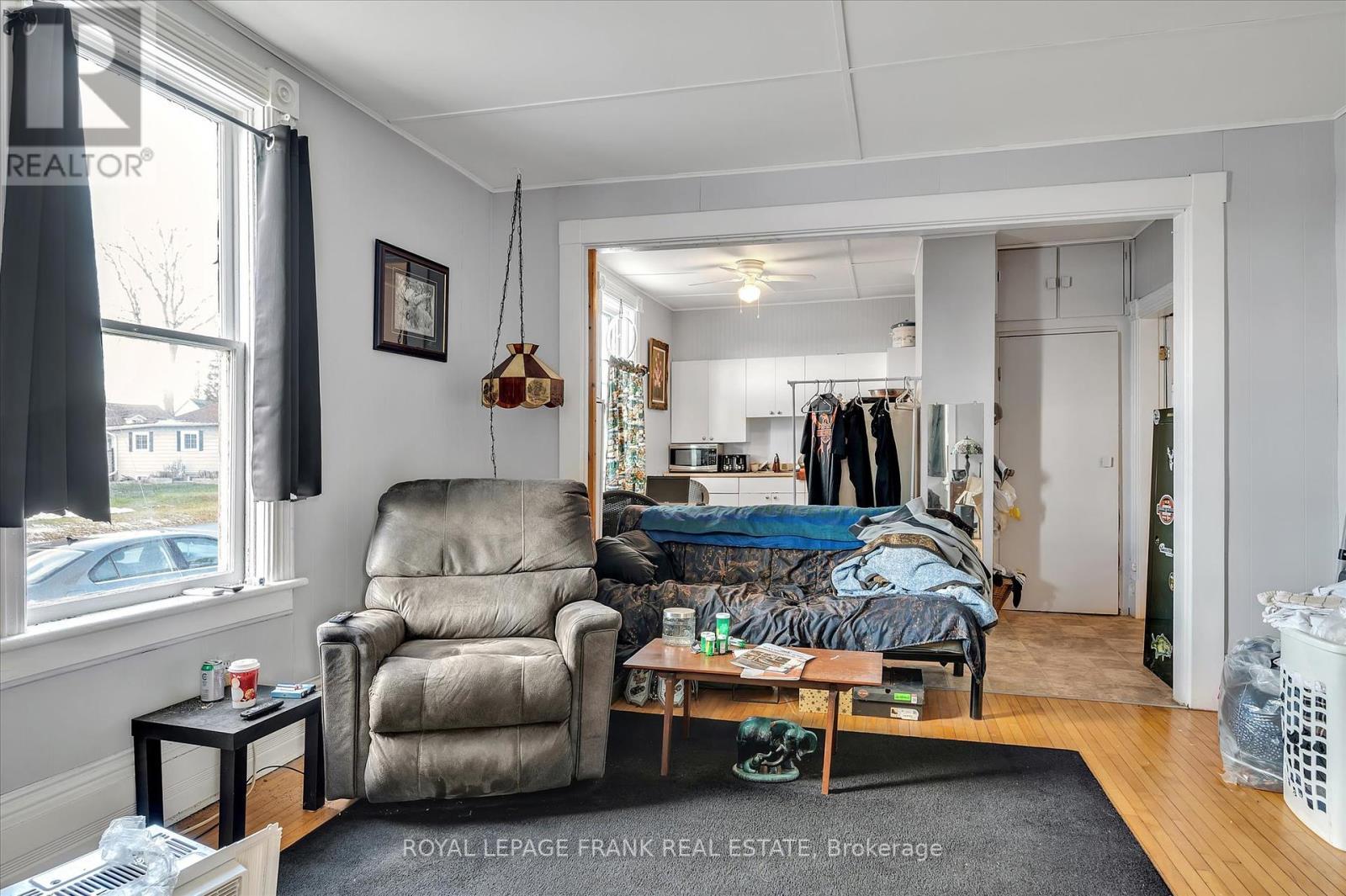












8 ONTARIO STREET

,
Havelock-Belmont-Methuen (Havelock),




Ontario
K0L1Z0

