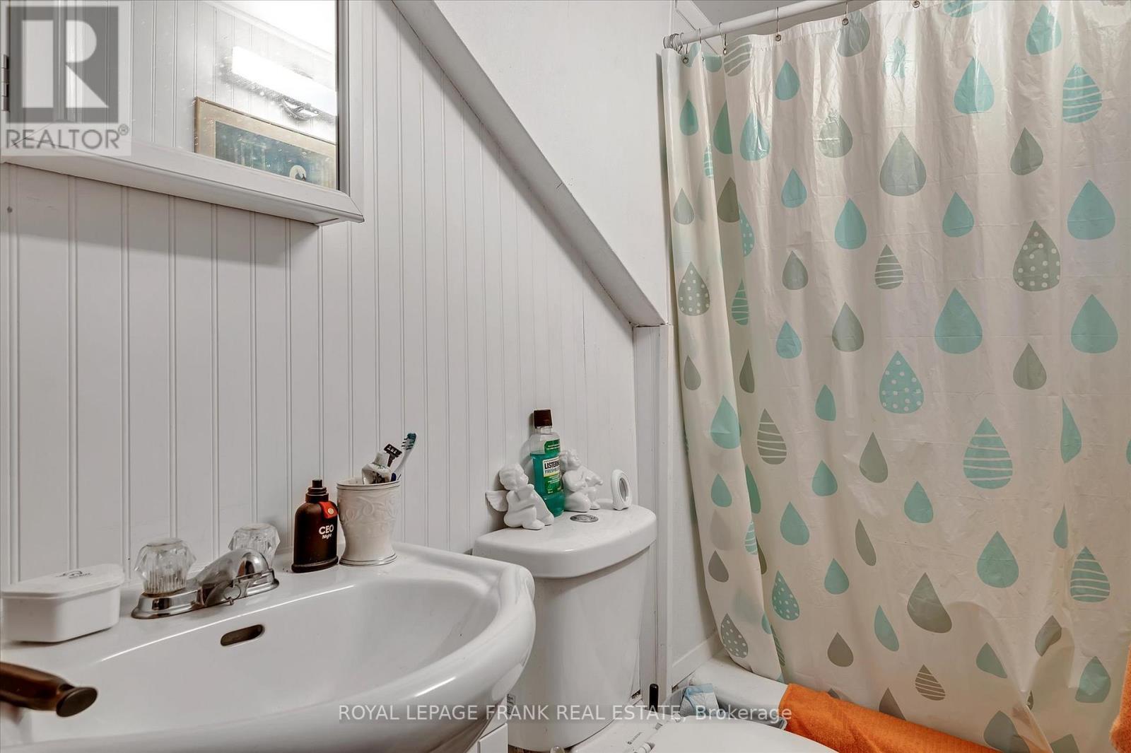 












8 ONTARIO STREET

,
Havelock-Belmont-Methuen (Havelock),




Ontario
K0L1Z0

