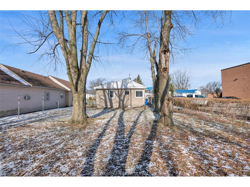 









24


Regent

Street,
Blenheim,




ON
N0P 1A0

