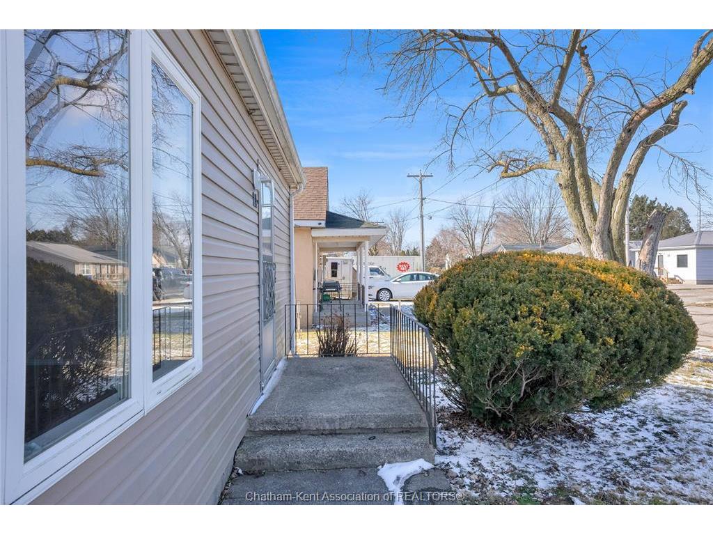 









24


Regent

Street,
Blenheim,




ON
N0P 1A0

