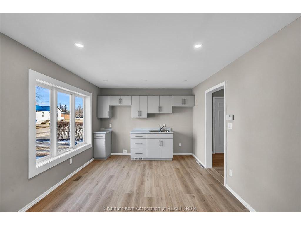 









24


Regent

Street,
Blenheim,




ON
N0P 1A0

