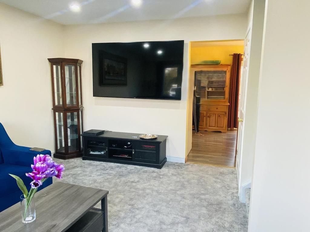 









70


Griselda

Crescent,
Brampton,




ON
L6S 1M3

