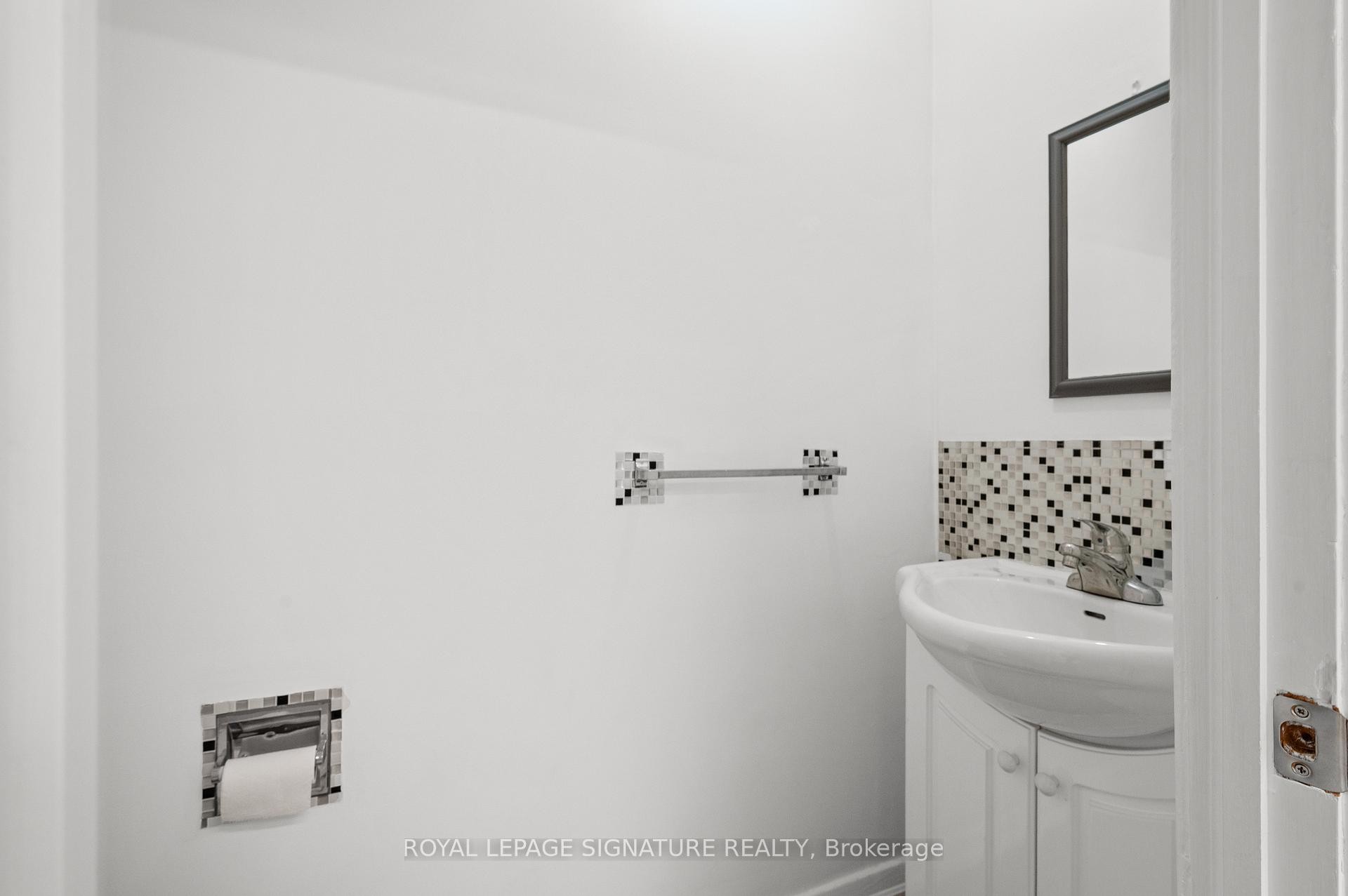 









1138


Eglinton

Avenue West, 2nd Floor,
Toronto,




ON
M6C 2E2

