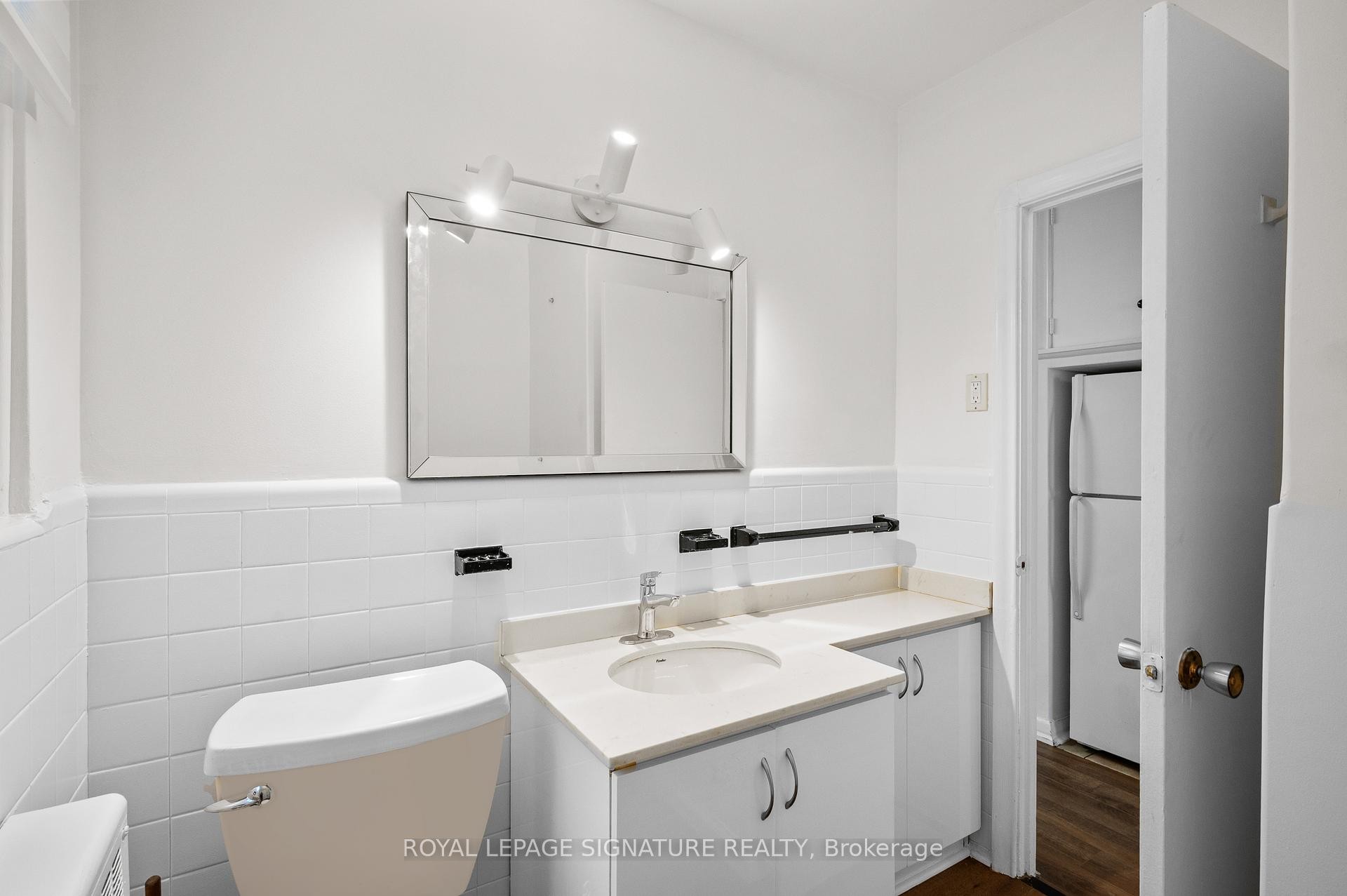 









1138


Eglinton

Avenue West, 2nd Floor,
Toronto,




ON
M6C 2E2


