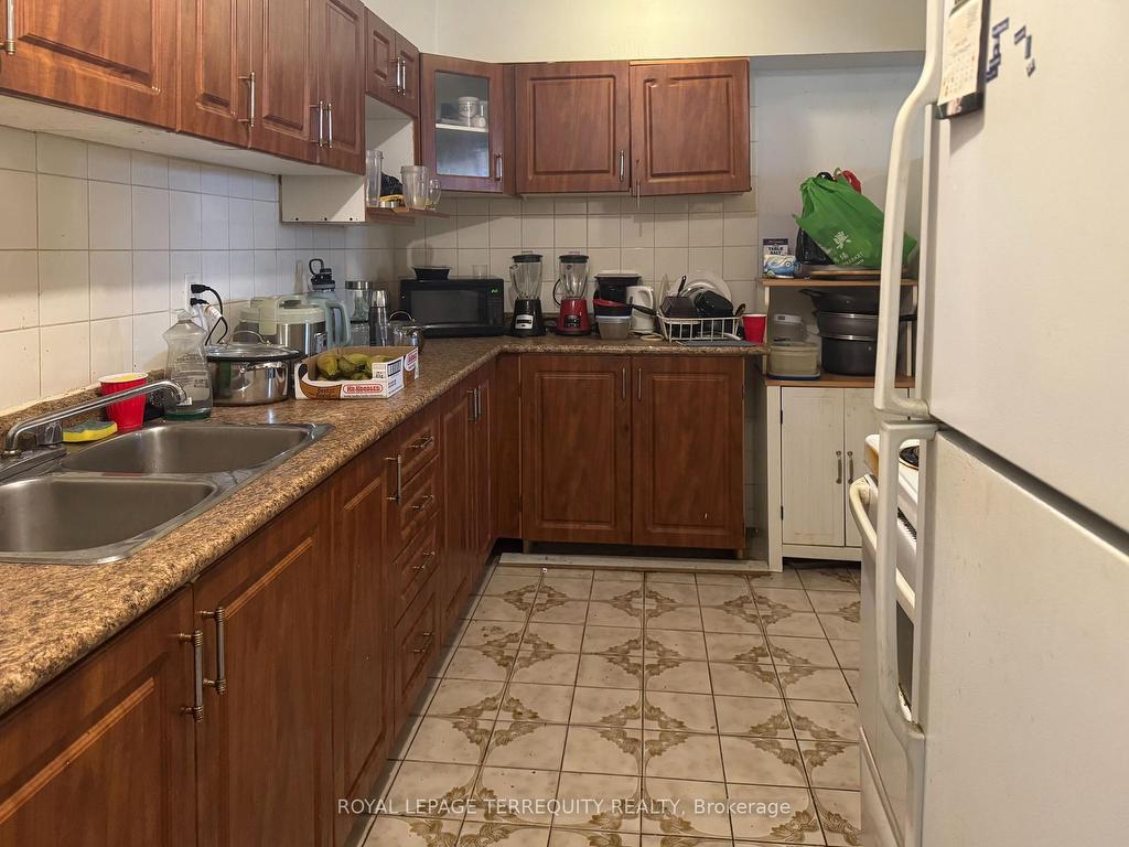 









15


London Green

Court, 409,
Toronto,




ON
M3N 1K4

