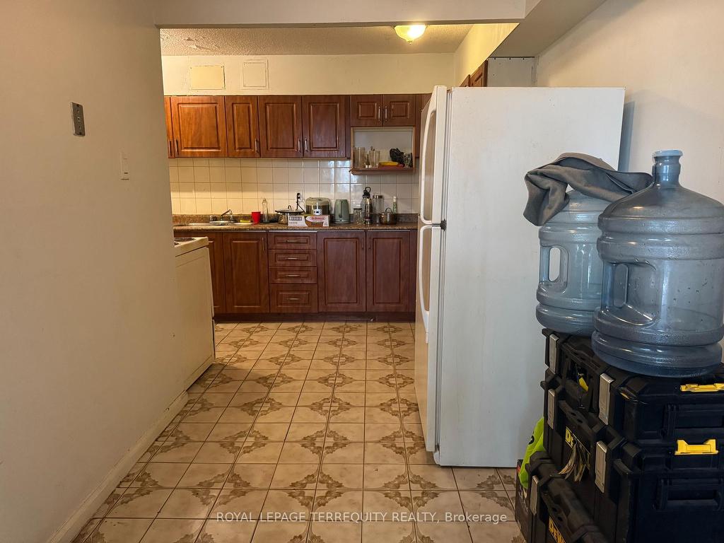 









15


London Green

Court, 409,
Toronto,




ON
M3N 1K4

