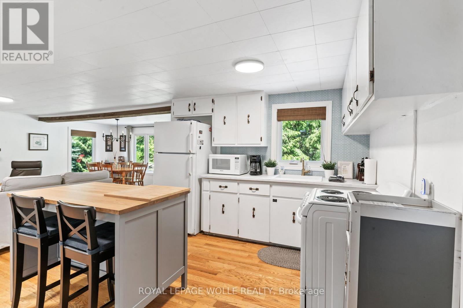 












282 WIDGEON COVE ROAD

,
Northern Bruce Peninsula,




Ontario
N0H2T0

