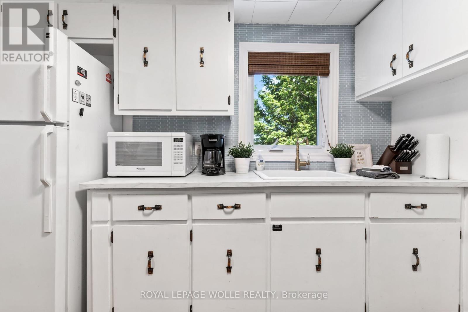 












282 WIDGEON COVE ROAD

,
Northern Bruce Peninsula,




Ontario
N0H2T0

