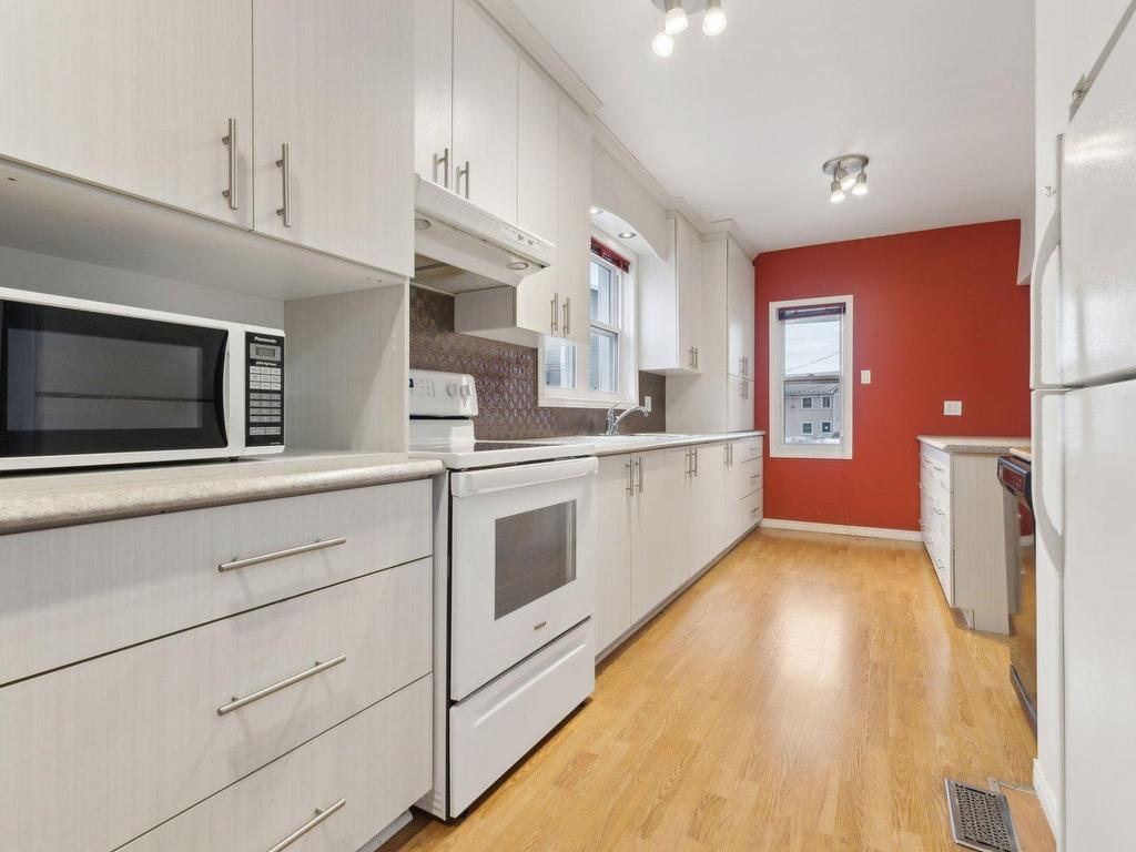 









317


Rue St-André

,
Gatineau (Gatineau),




QC
J8P4E6

