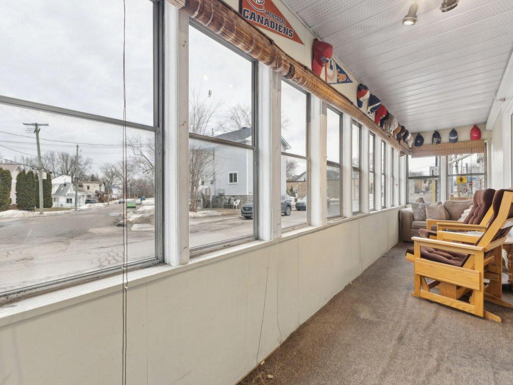 









317


Rue St-André

,
Gatineau (Gatineau),




QC
J8P4E6

