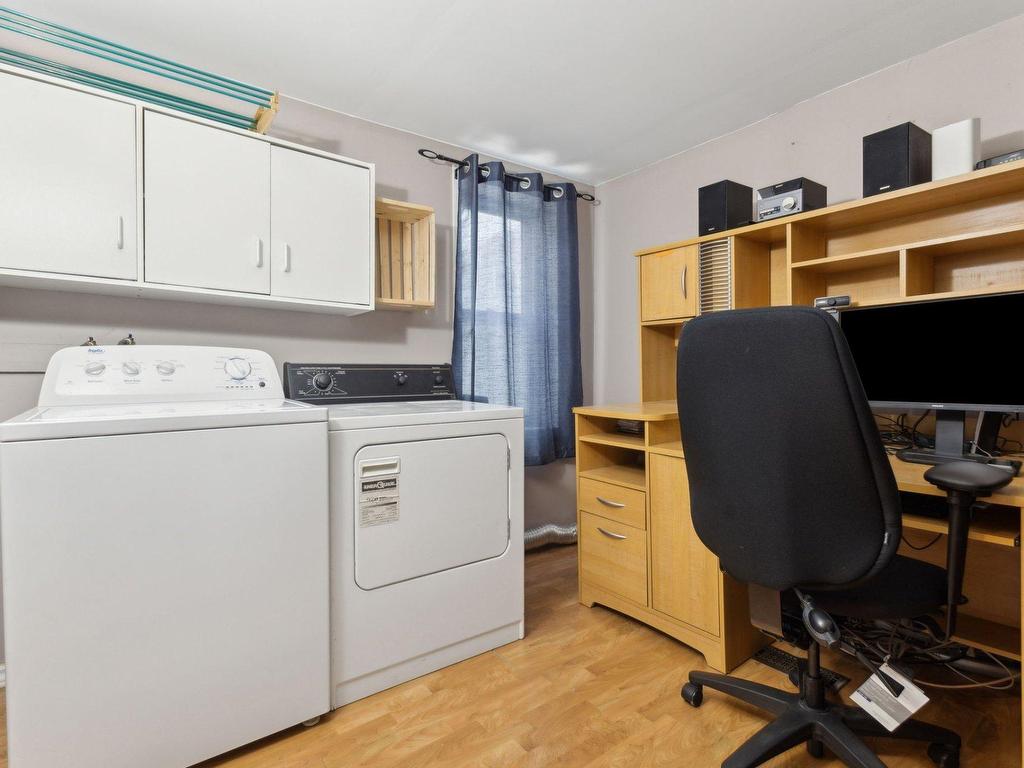 









317


Rue St-André

,
Gatineau (Gatineau),




QC
J8P4E6

