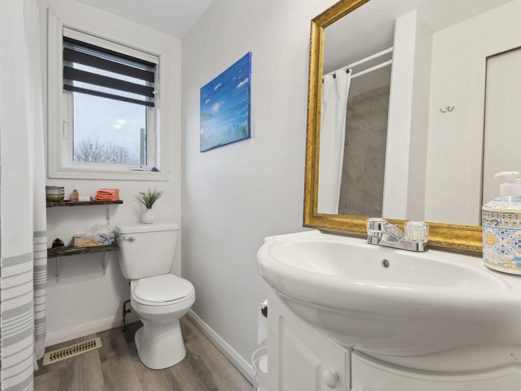 









317


Rue St-André

,
Gatineau (Gatineau),




QC
J8P4E6

