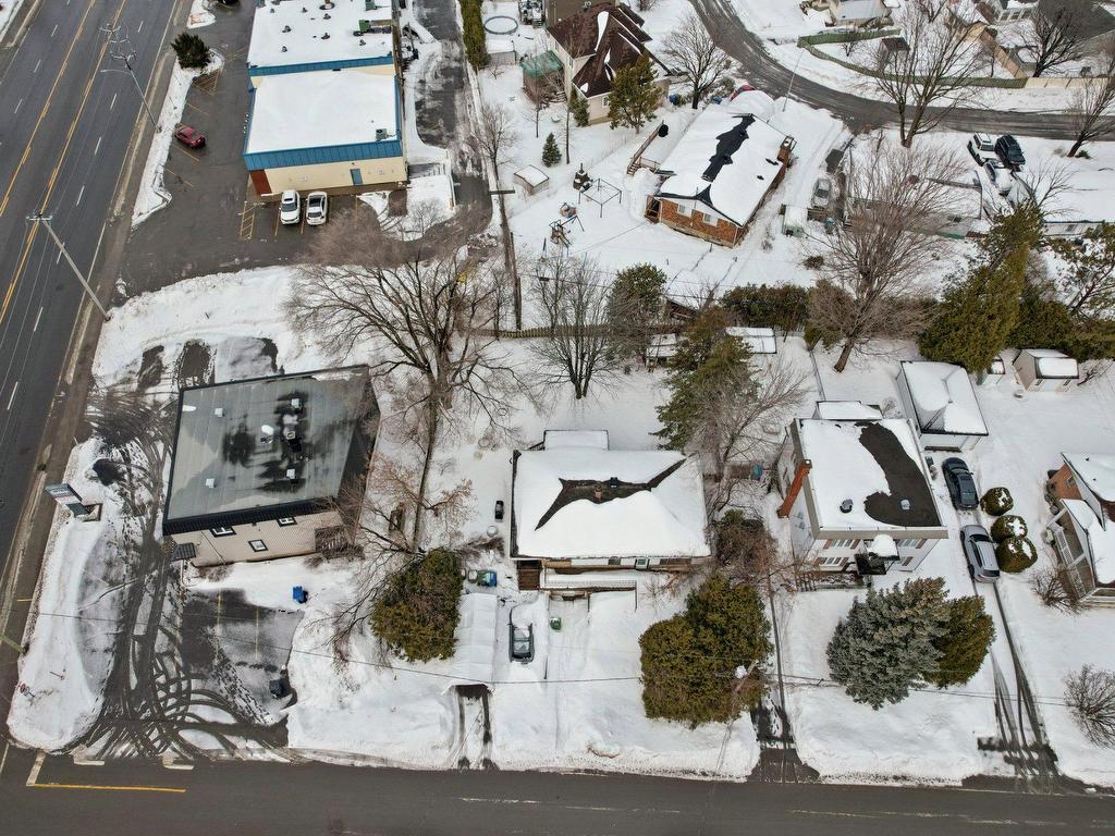 









3


Rue Yvon

,
Châteauguay,




QC
J6J3J7

