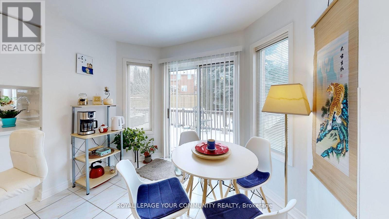 












175 RHODES CIRCLE

,
Newmarket,




Ontario
L3X1V3

