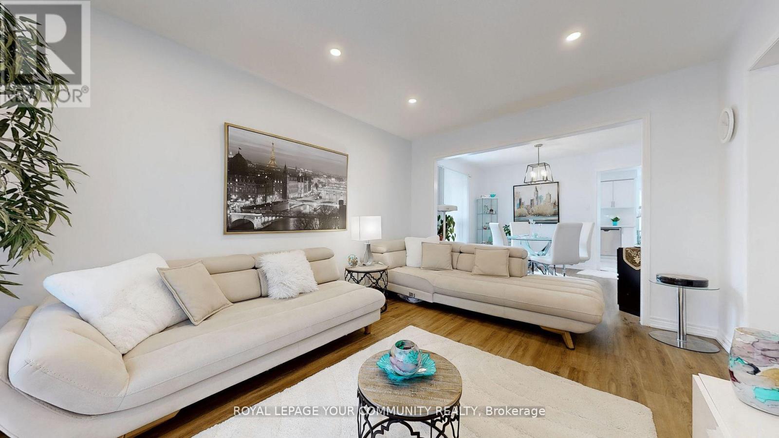 












175 RHODES CIRCLE

,
Newmarket,




Ontario
L3X1V3

