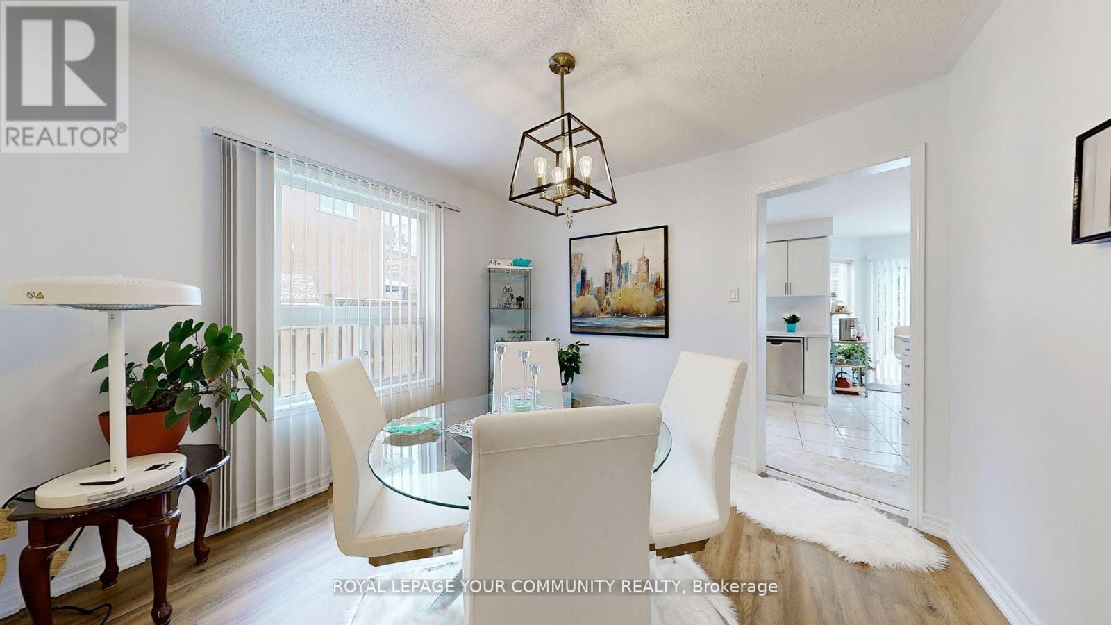 












175 RHODES CIRCLE

,
Newmarket,




Ontario
L3X1V3

