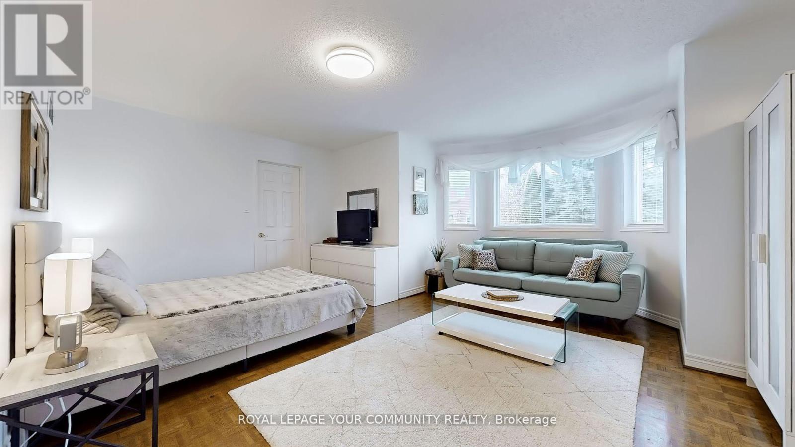 












175 RHODES CIRCLE

,
Newmarket,




Ontario
L3X1V3

