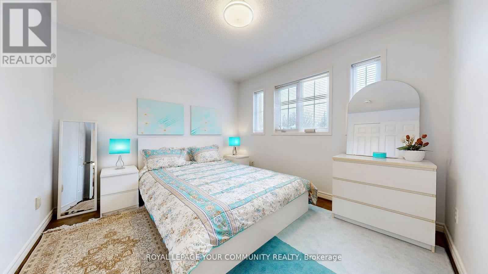 












175 RHODES CIRCLE

,
Newmarket,




Ontario
L3X1V3

