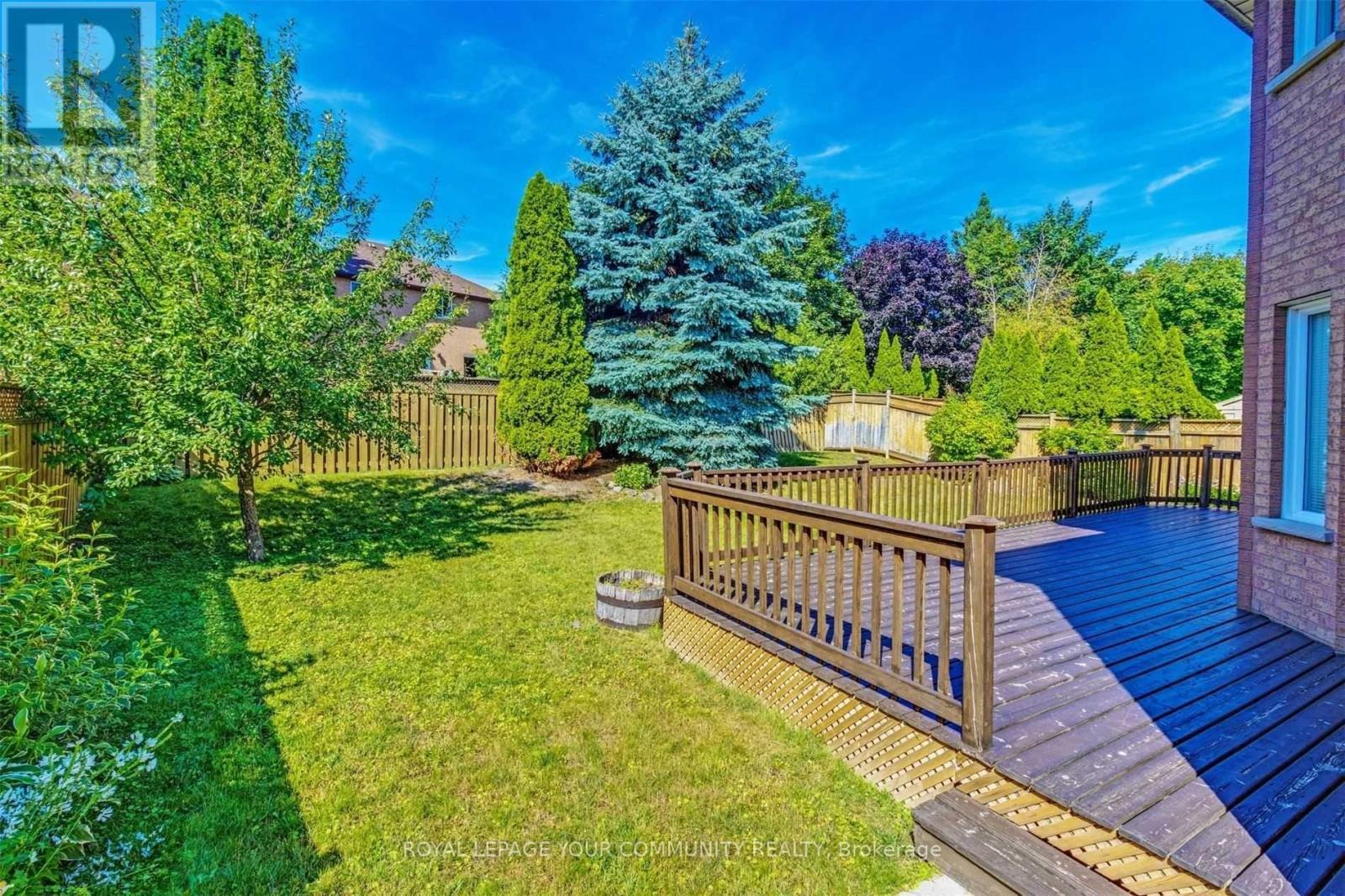 












175 RHODES CIRCLE

,
Newmarket,




Ontario
L3X1V3

