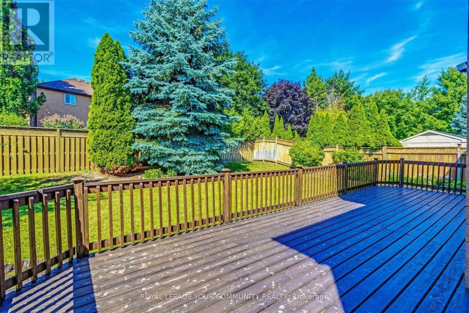 












175 RHODES CIRCLE

,
Newmarket,




Ontario
L3X1V3

