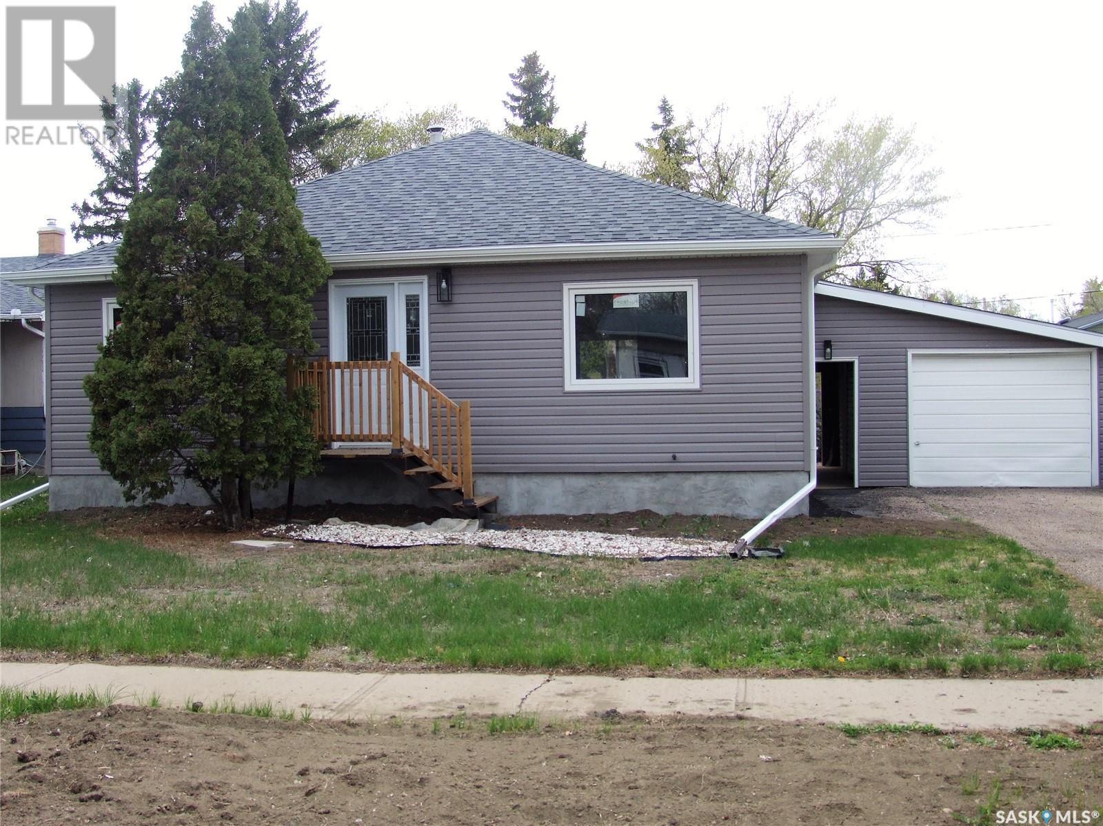 












315 3rd AVENUE E

,
Leader,




Saskatchewan
S0N1H0


