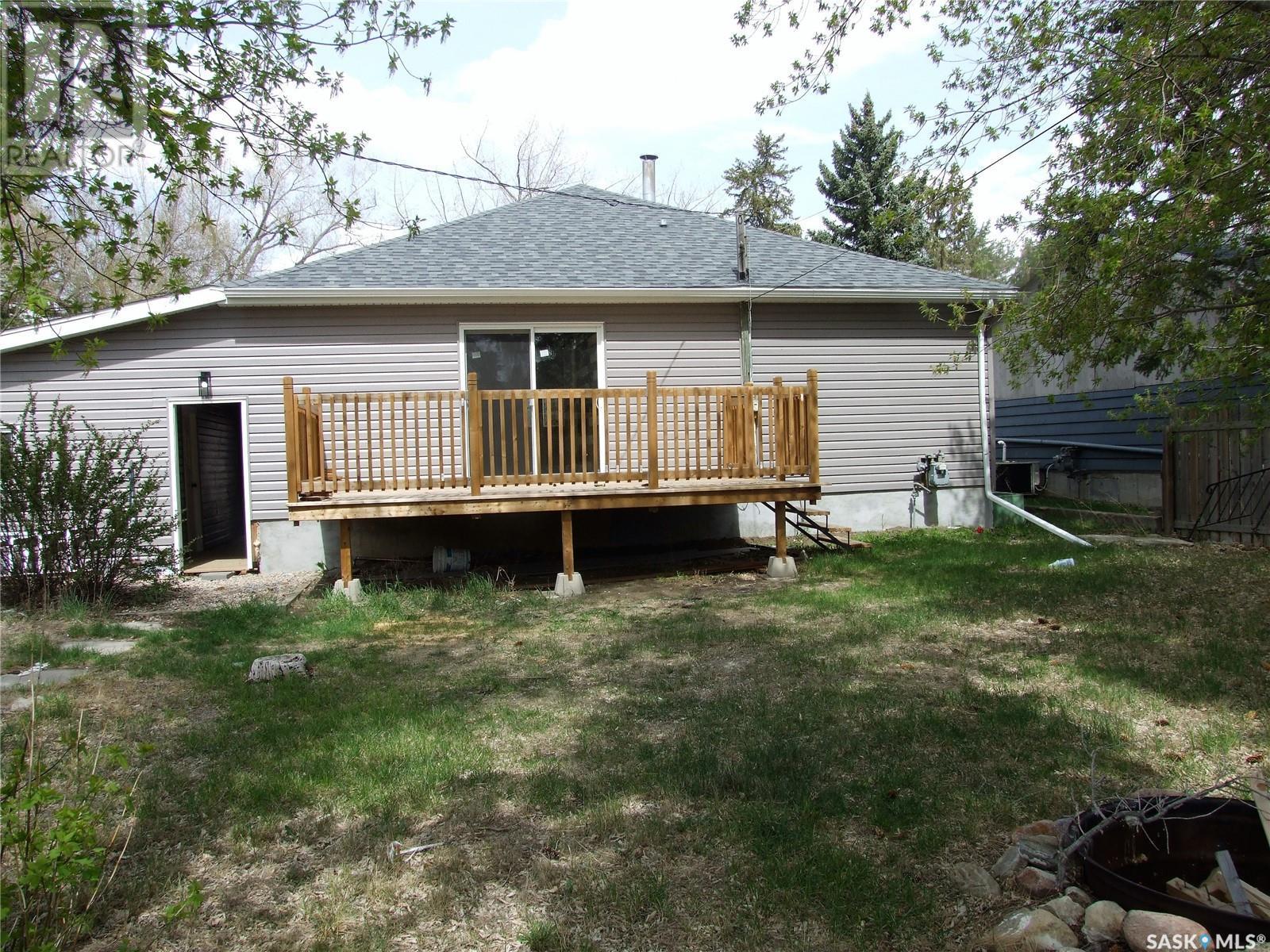 












315 3rd AVENUE E

,
Leader,




Saskatchewan
S0N1H0

