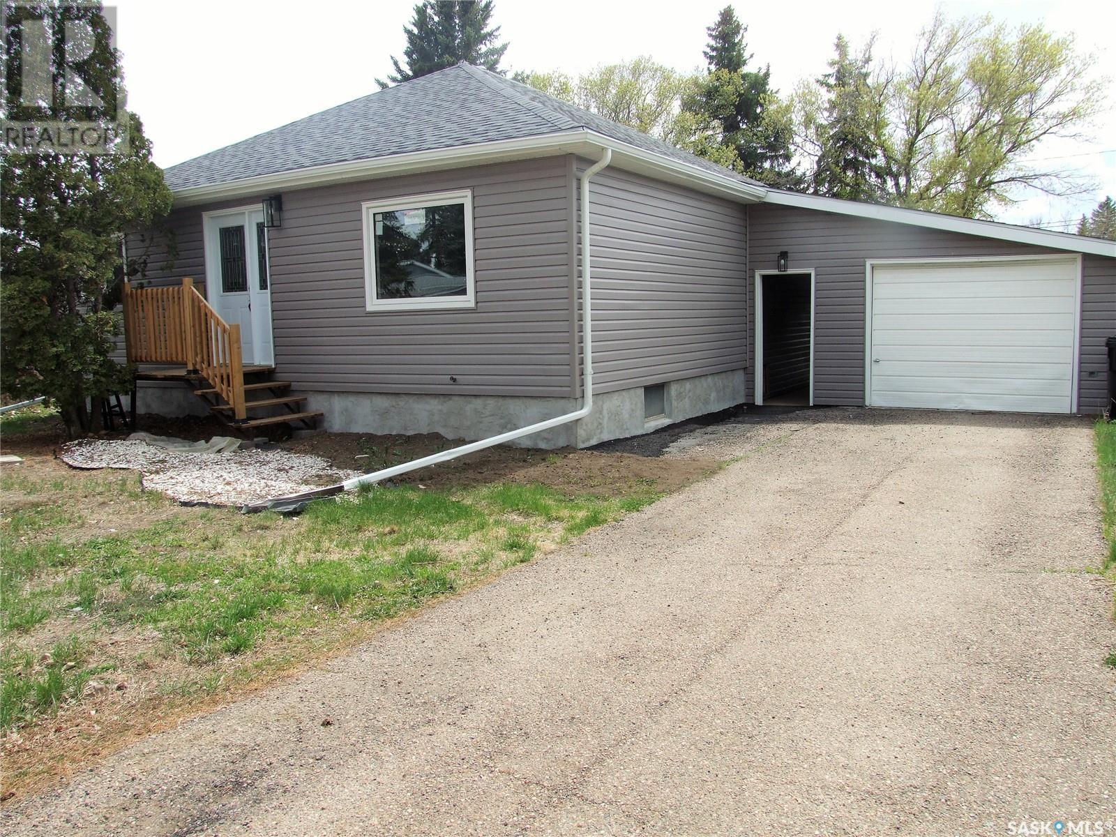 












315 3rd AVENUE E

,
Leader,




Saskatchewan
S0N1H0

