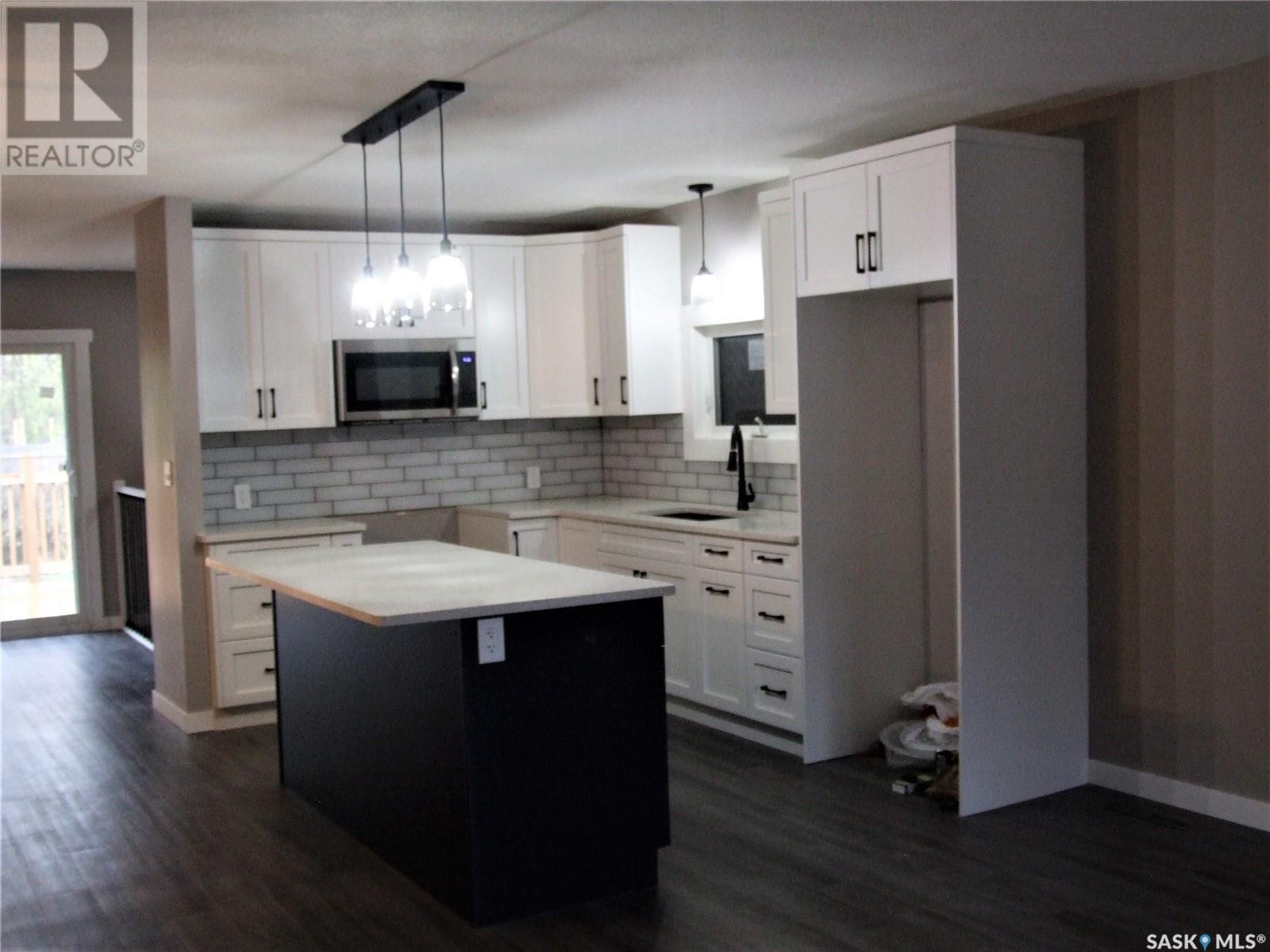 












315 3rd AVENUE E

,
Leader,




Saskatchewan
S0N1H0

