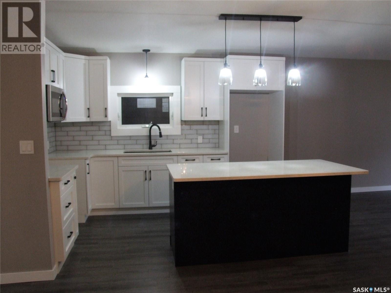 












315 3rd AVENUE E

,
Leader,




Saskatchewan
S0N1H0

