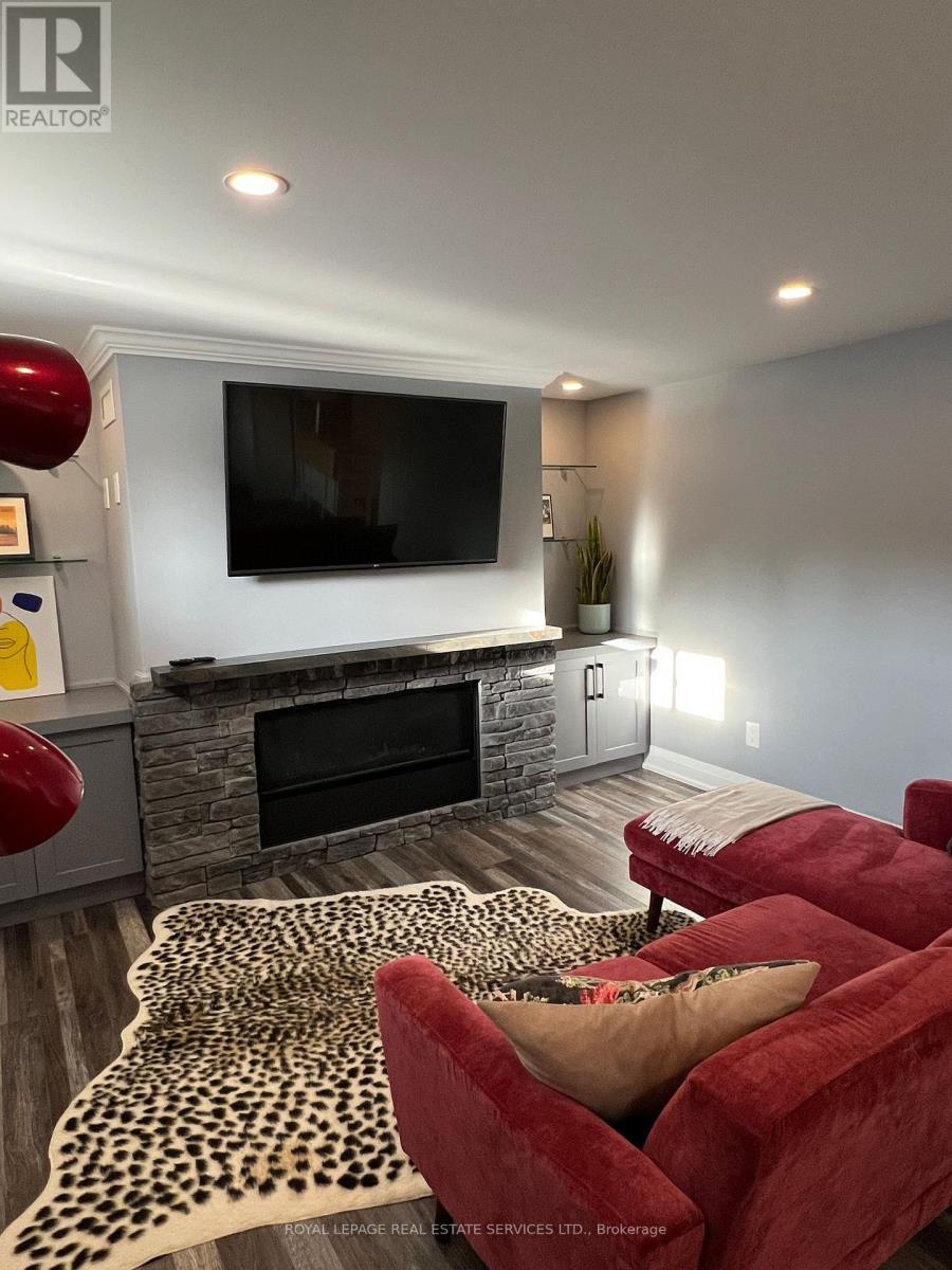 












LOWER - 56 CHARLESTON ROAD

,
Toronto,




Ontario
M9B4M9

