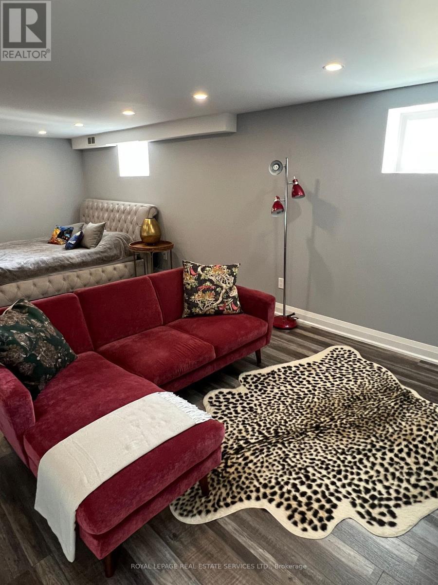 












LOWER - 56 CHARLESTON ROAD

,
Toronto,




Ontario
M9B4M9

