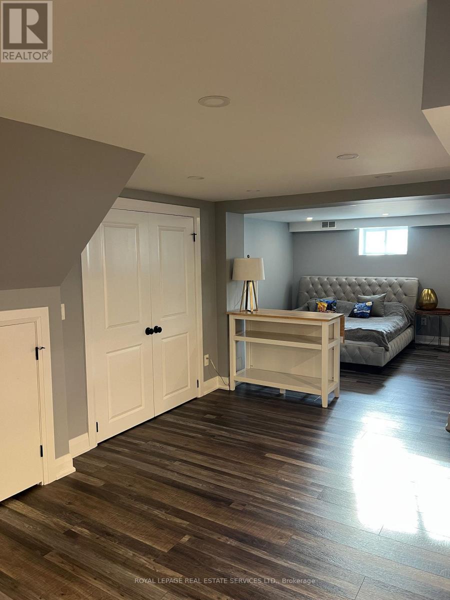 












LOWER - 56 CHARLESTON ROAD

,
Toronto,




Ontario
M9B4M9


