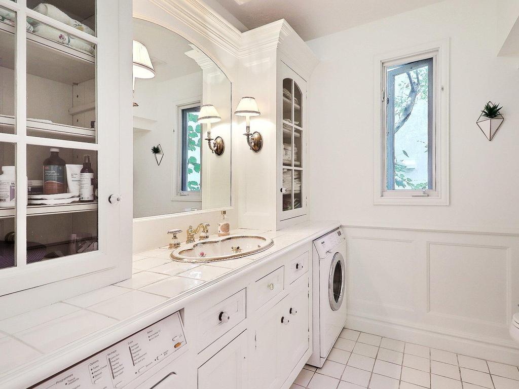 









1235


Rue des Éperviers

,
Longueuil (Le Vieux-Longueuil),




QC
J4G1Z8


