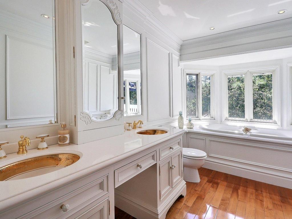 









1235


Rue des Éperviers

,
Longueuil (Le Vieux-Longueuil),




QC
J4G1Z8

