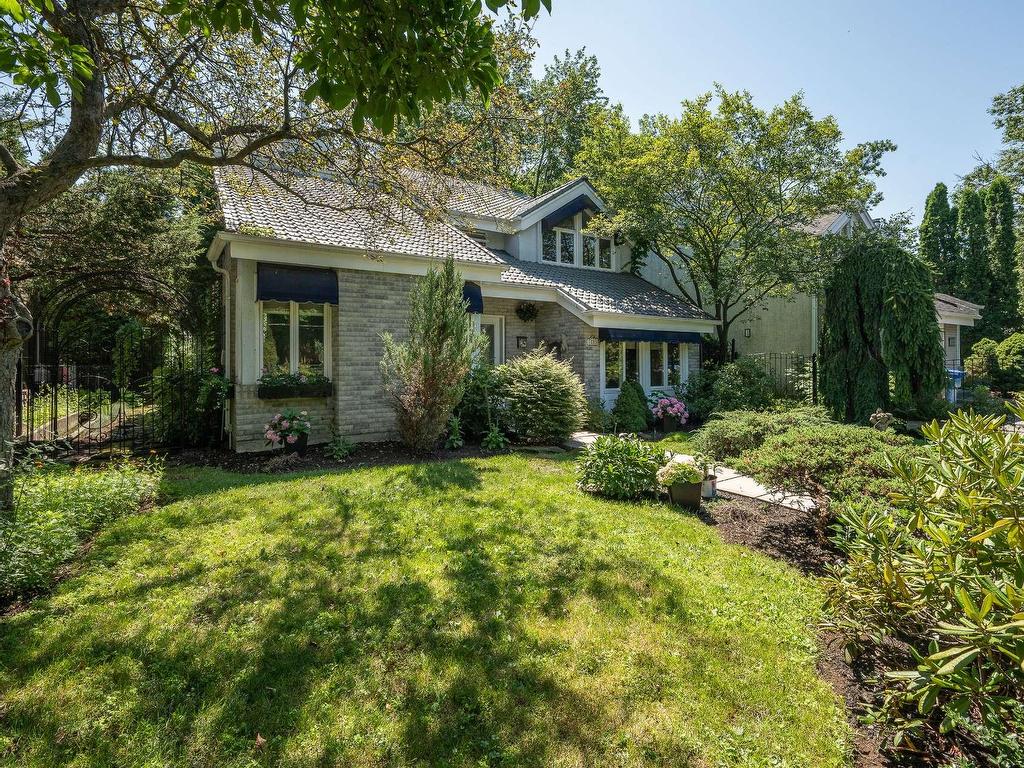 









1235


Rue des Éperviers

,
Longueuil (Le Vieux-Longueuil),




QC
J4G1Z8

