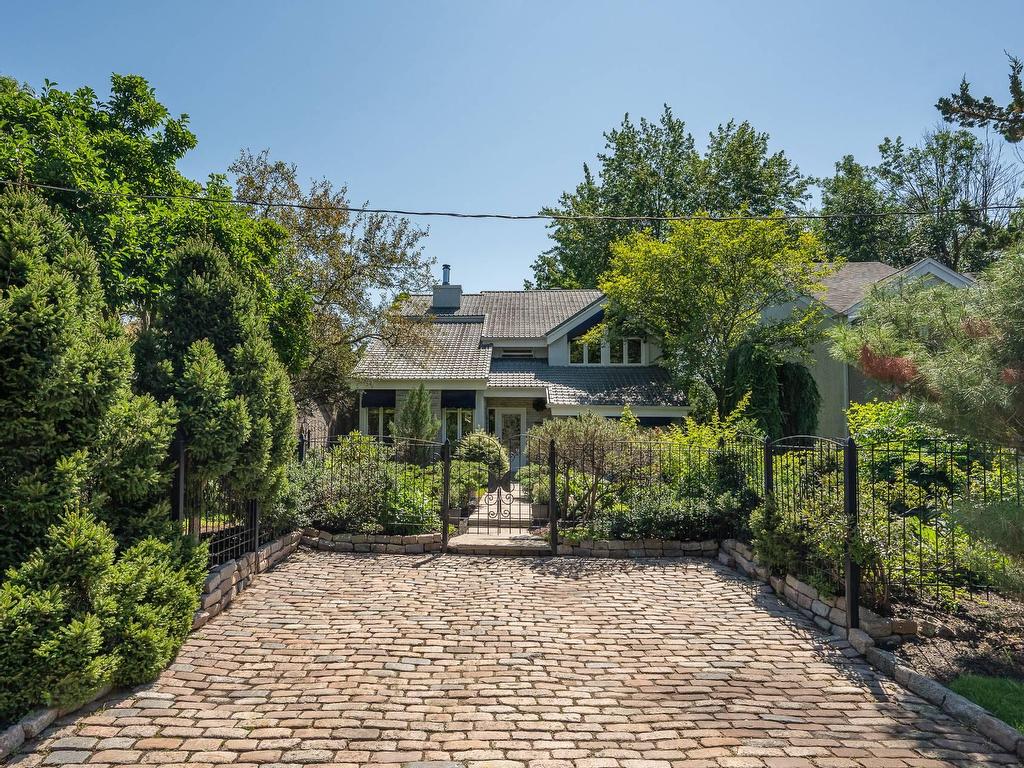 









1235


Rue des Éperviers

,
Longueuil (Le Vieux-Longueuil),




QC
J4G1Z8

