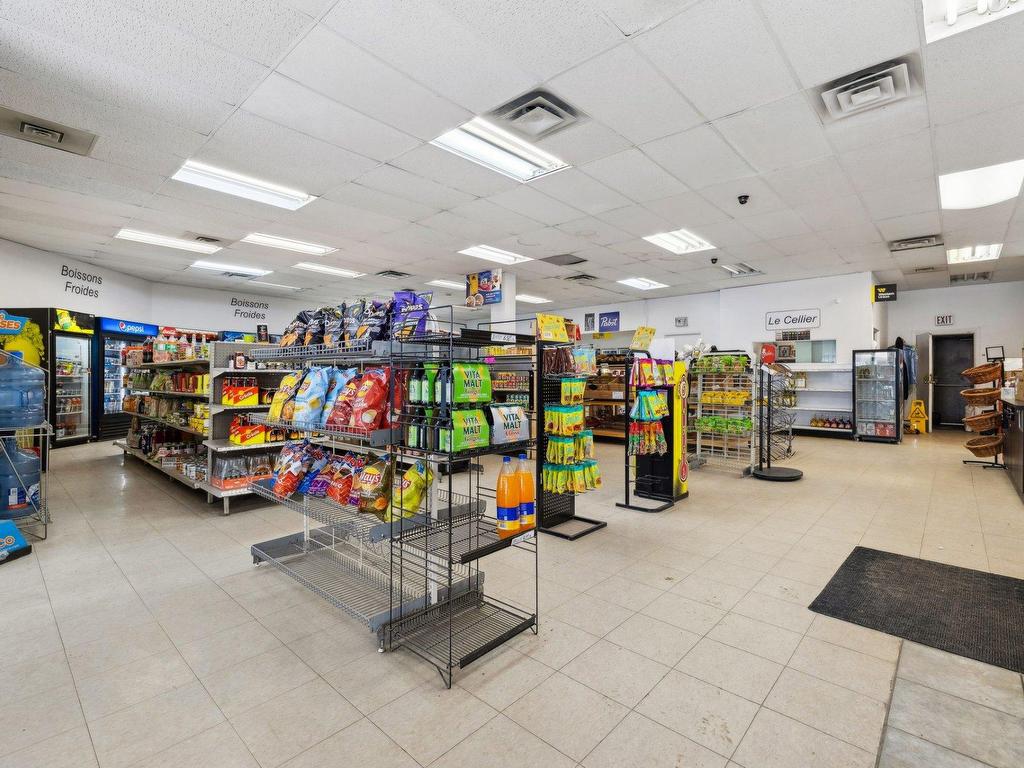 









200


Rue Principale

, 10,
Gatineau (Aylmer),




QC
J9H5G3

