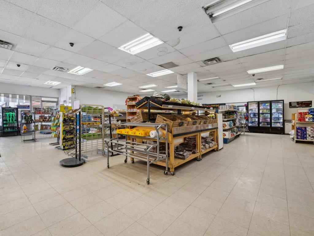 









200


Rue Principale

, 10,
Gatineau (Aylmer),




QC
J9H5G3

