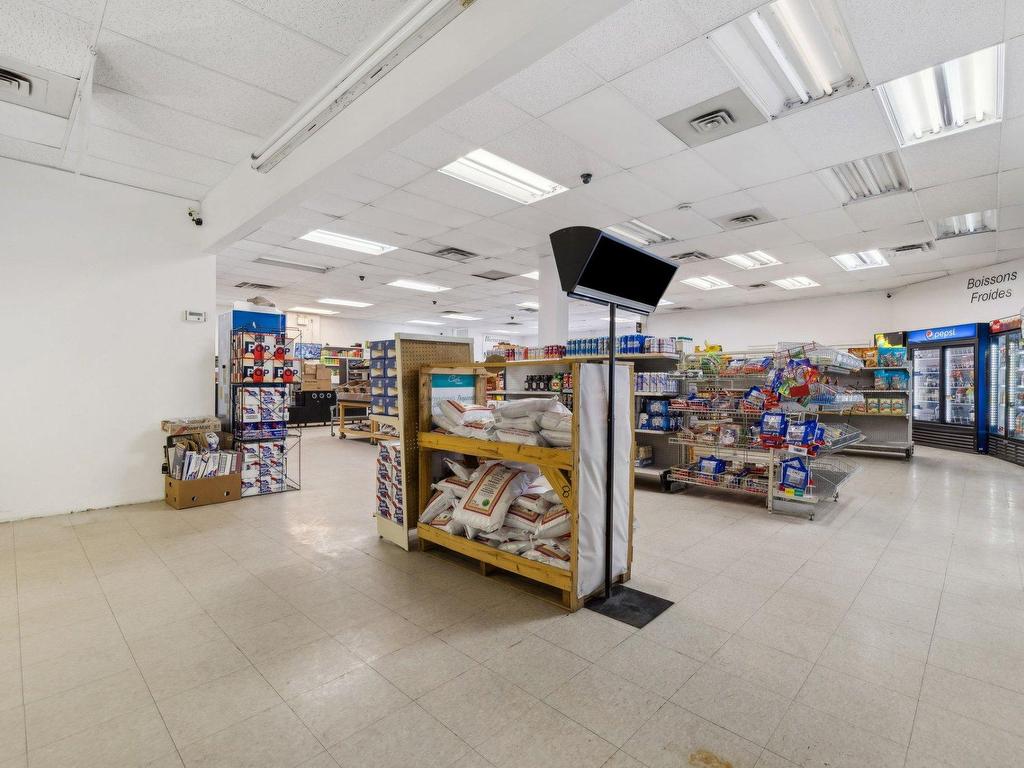 









200


Rue Principale

, 10,
Gatineau (Aylmer),




QC
J9H5G3

