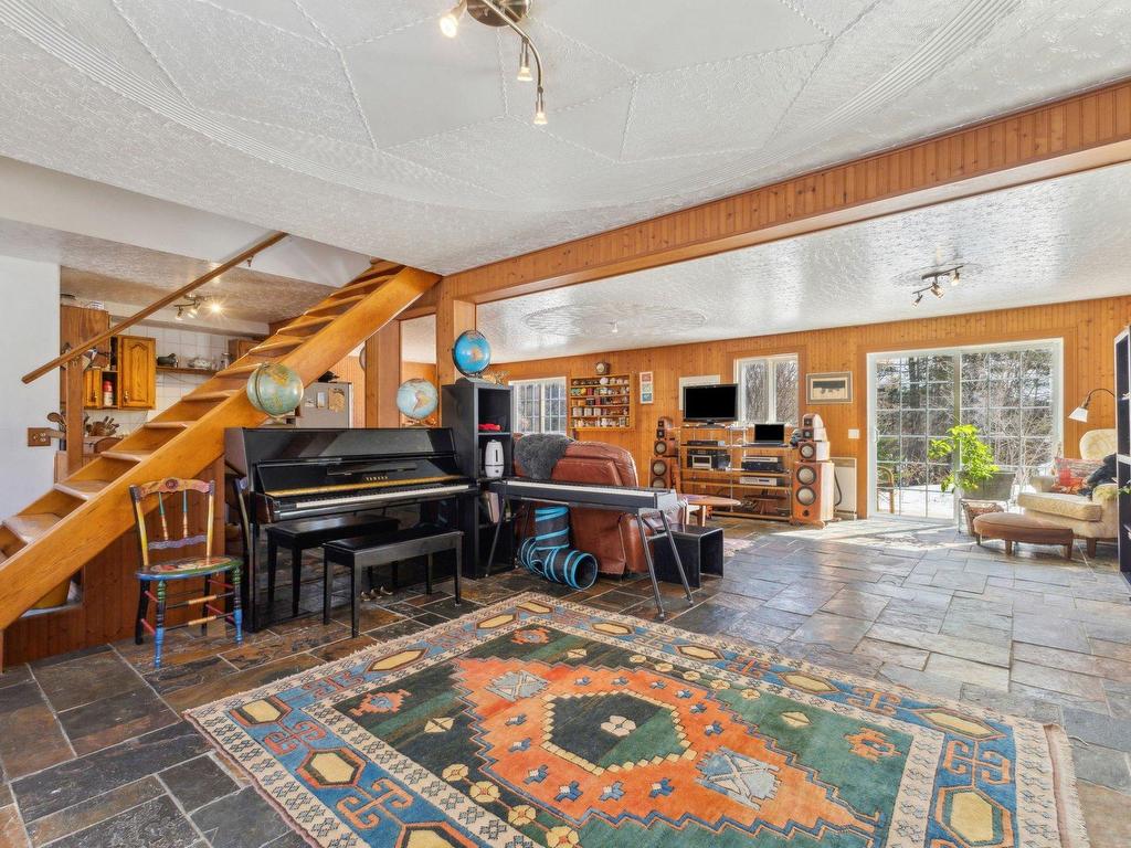 









20


Ch. Lavoie

,
Val-des-Monts,




QC
J8N7N2


